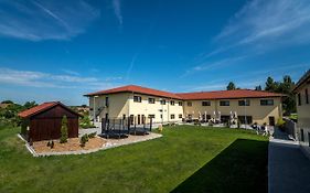 Hotel Na Farme Chotovice